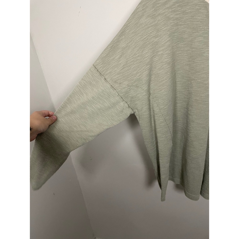 Easel Oversized Henley Top in Green Size Large Bohemian Casual Essential - Picture 3 of 7